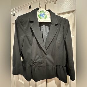 New York and company black short ruffle bottom blazer size 10